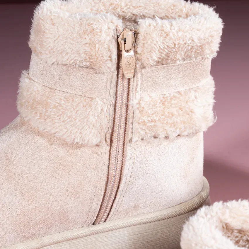 Ugg Cozy Boot تصميم شتوي أنيق